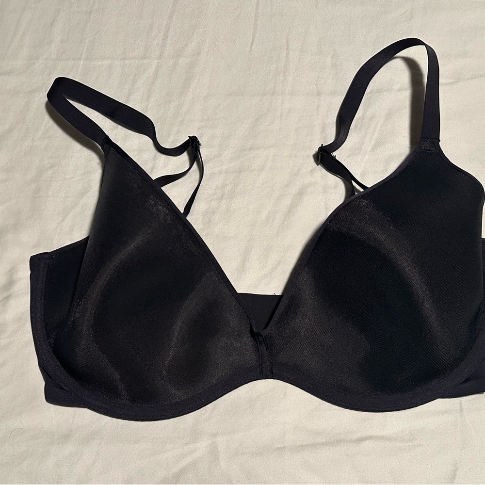 SKIMS Weightless Scoop Bra in Onyx